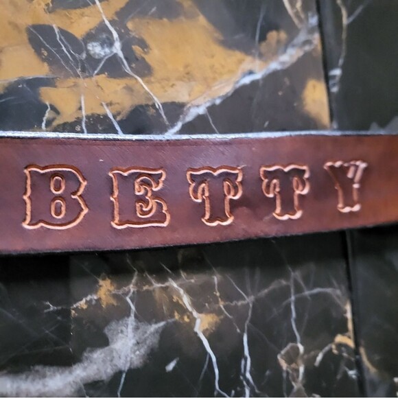 BROWN TAN LEATHER TOOLED Stamped Country Girl "Betty" Horses 50'L - Picture 8 of 13